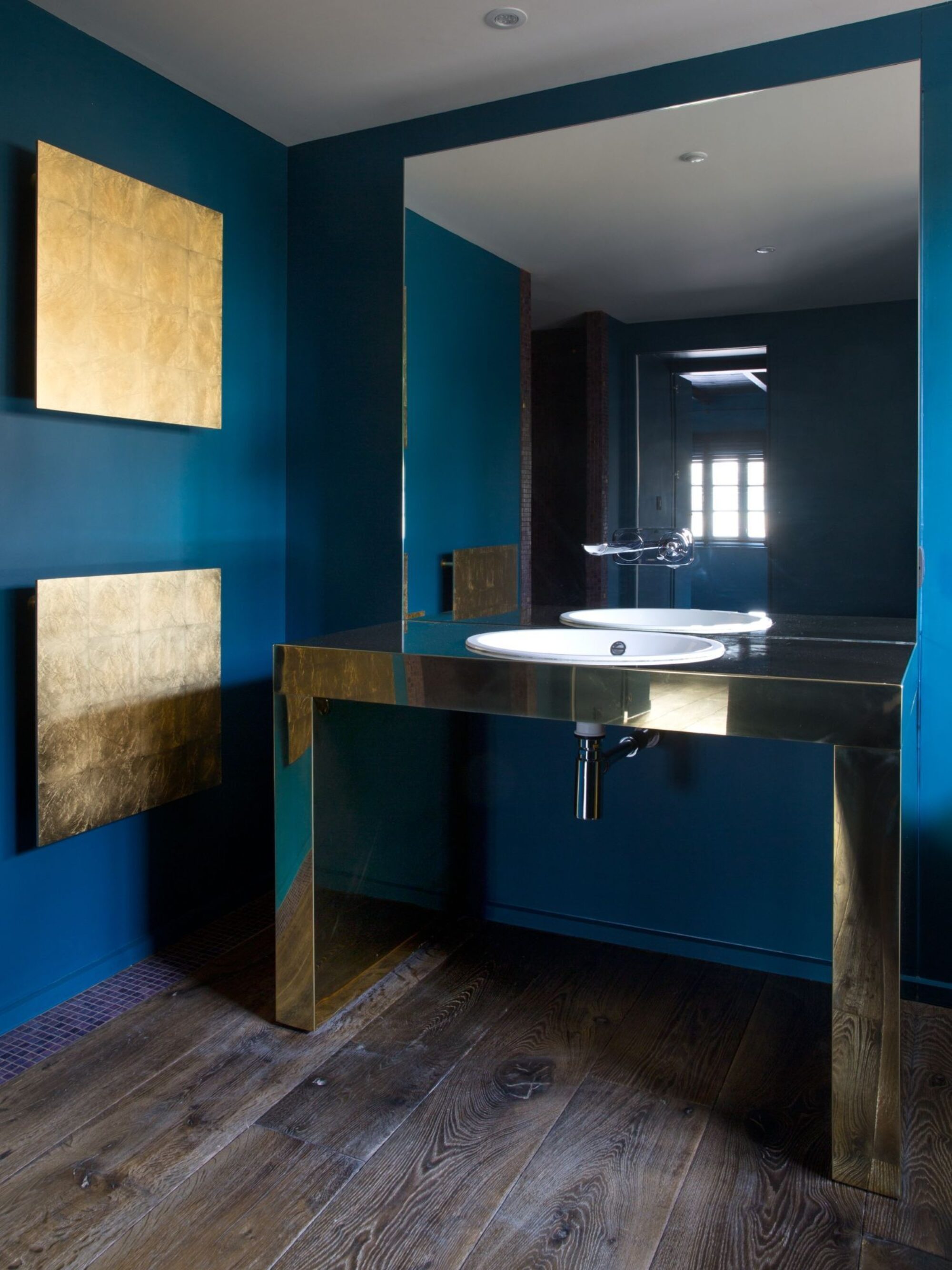 LANCASTER bathroom