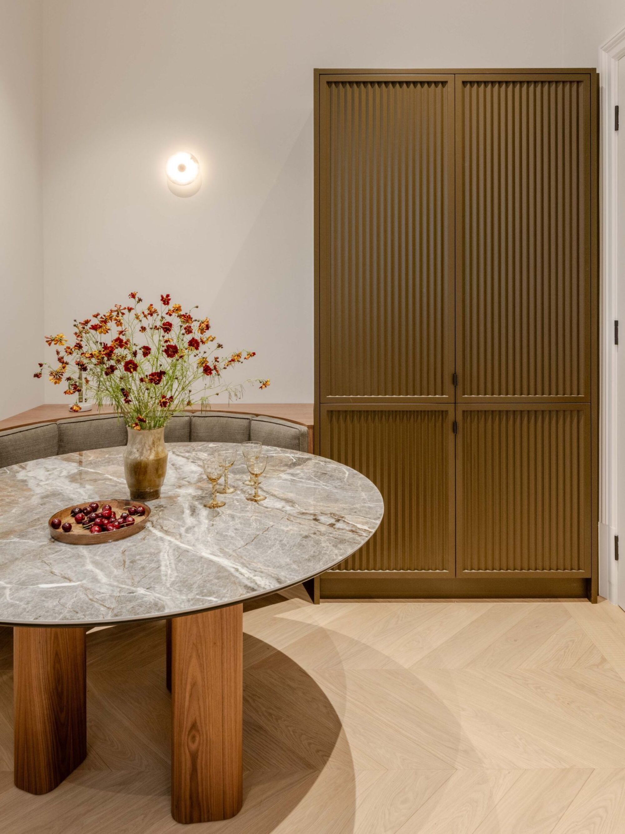 MONTCLARE chevron dining room
