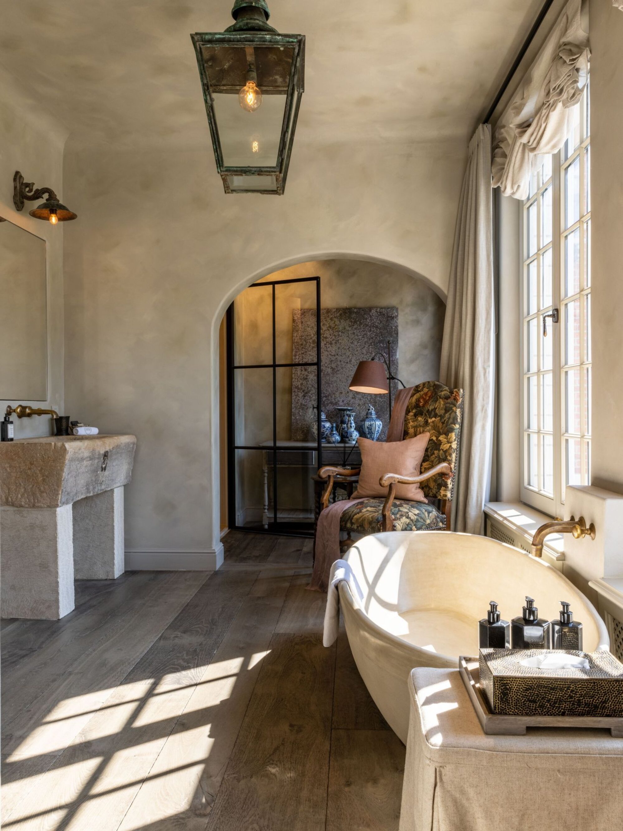 NAVE plank bathroom