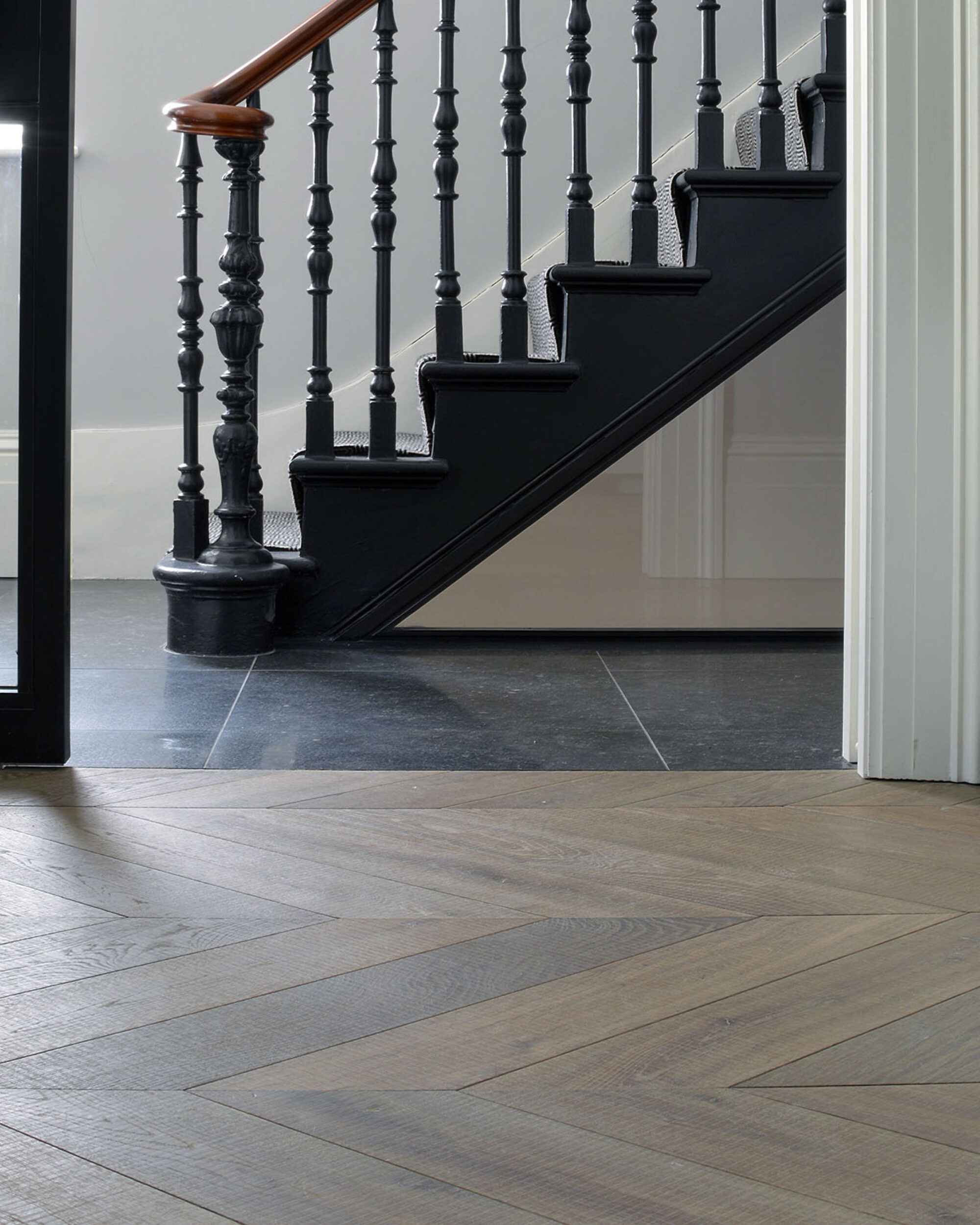 Oak tate tiree chevron portrait