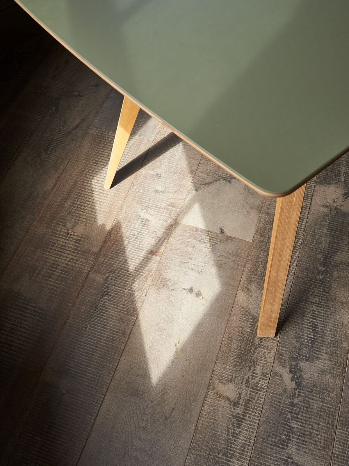 rustic oak flooring & table
