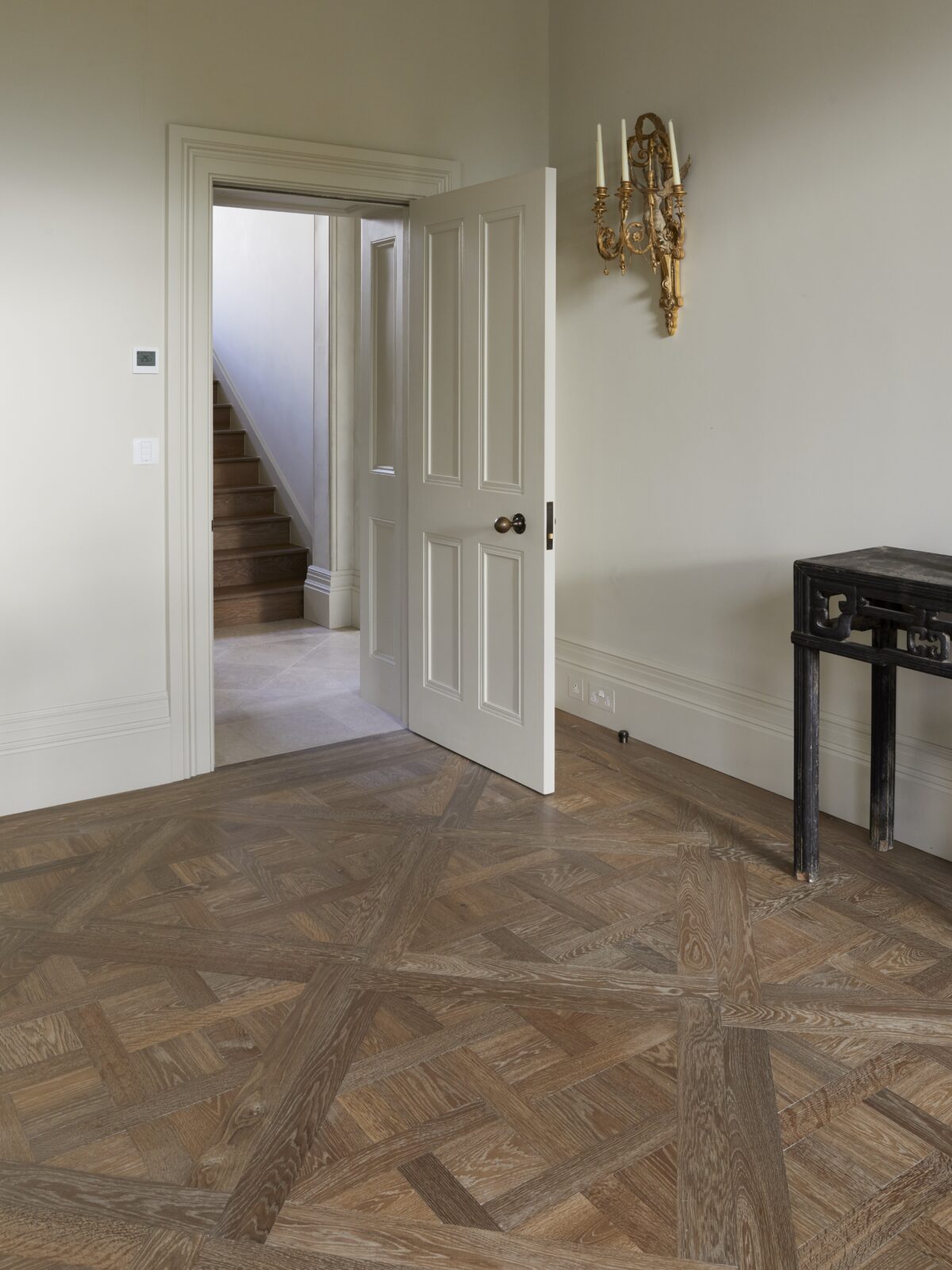 DYRHAM Versailles Clapham Common 6