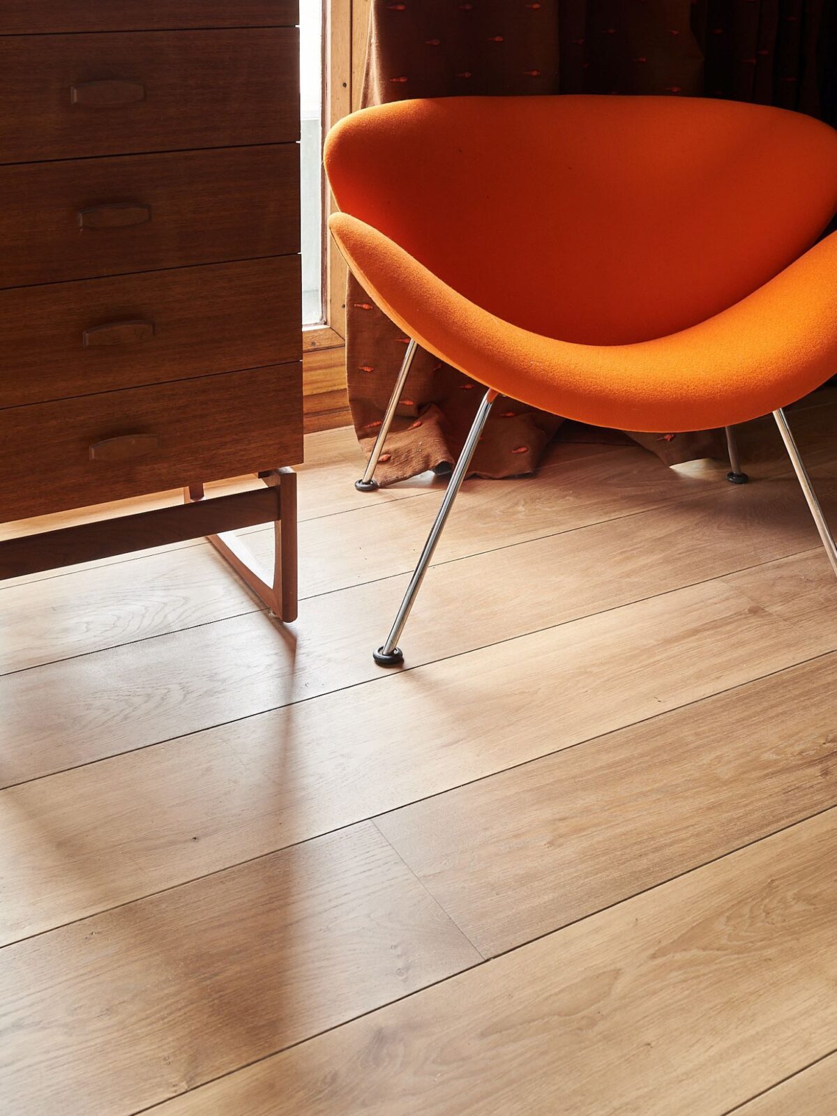 SALTRAM orange chair1