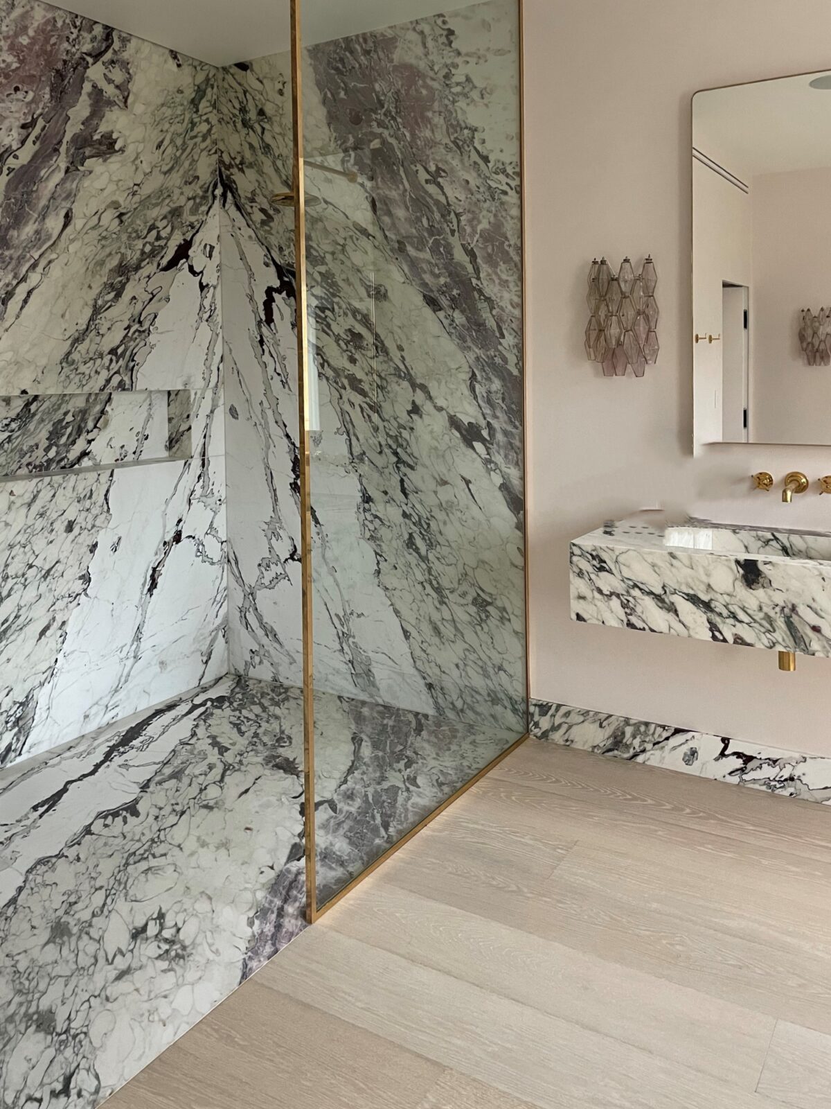 light chevron floor in bathroom