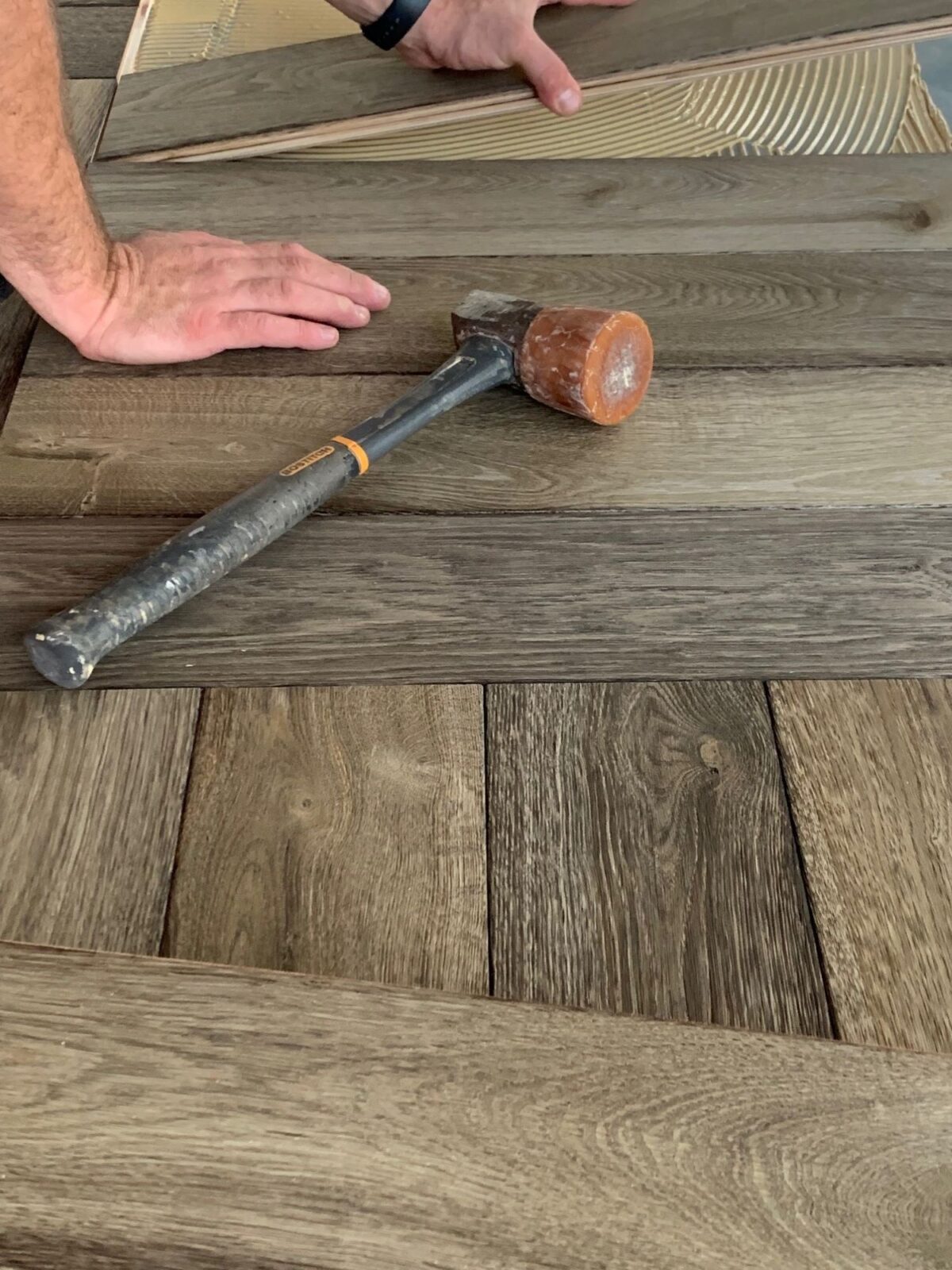 Floor instal mayon