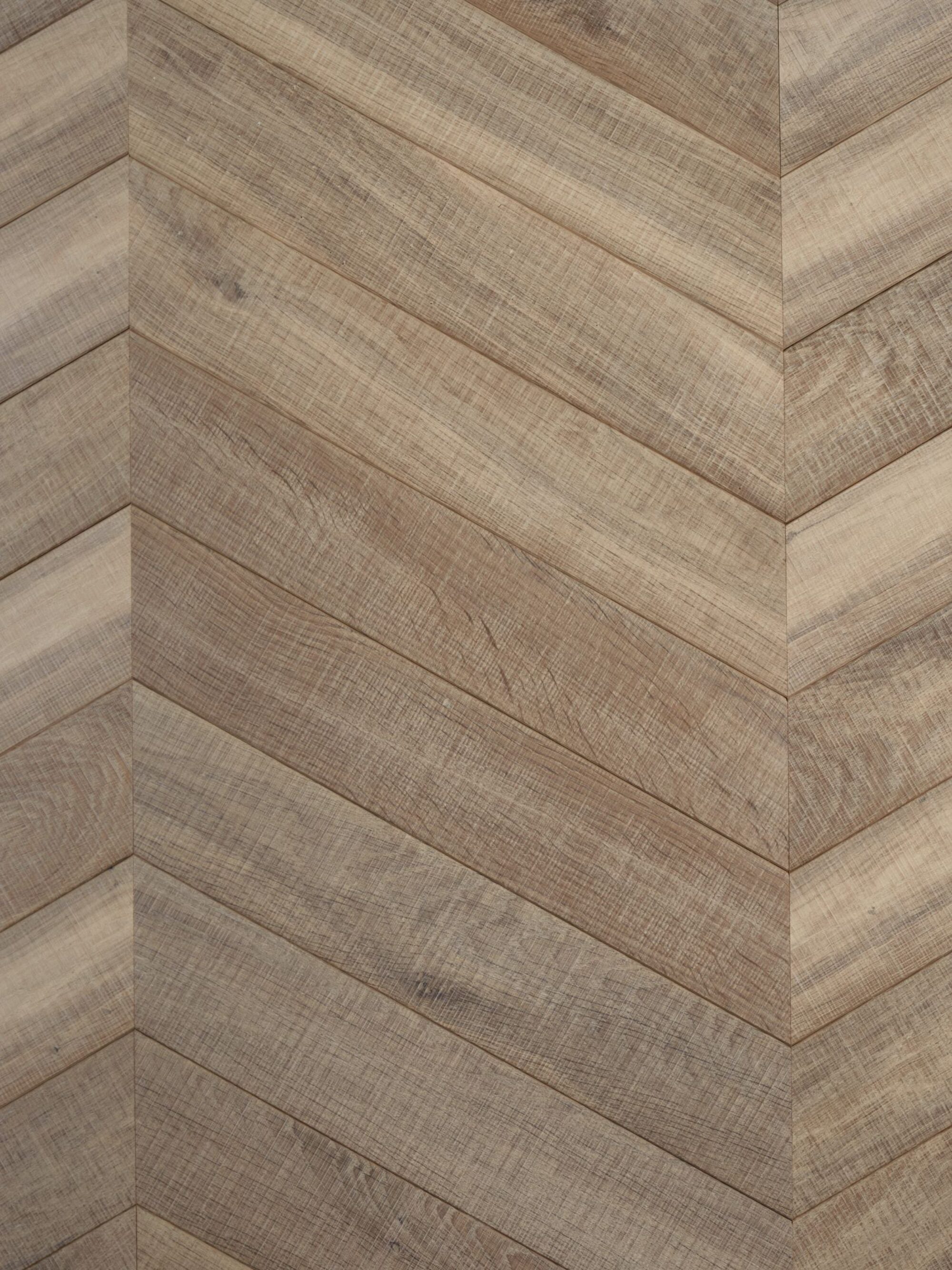 Light textured oak flooring tate bute chevron