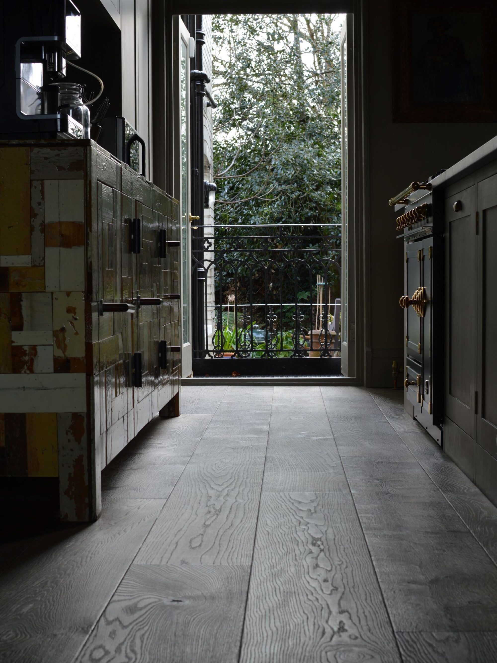 Magma mayon oak floor in kitchen