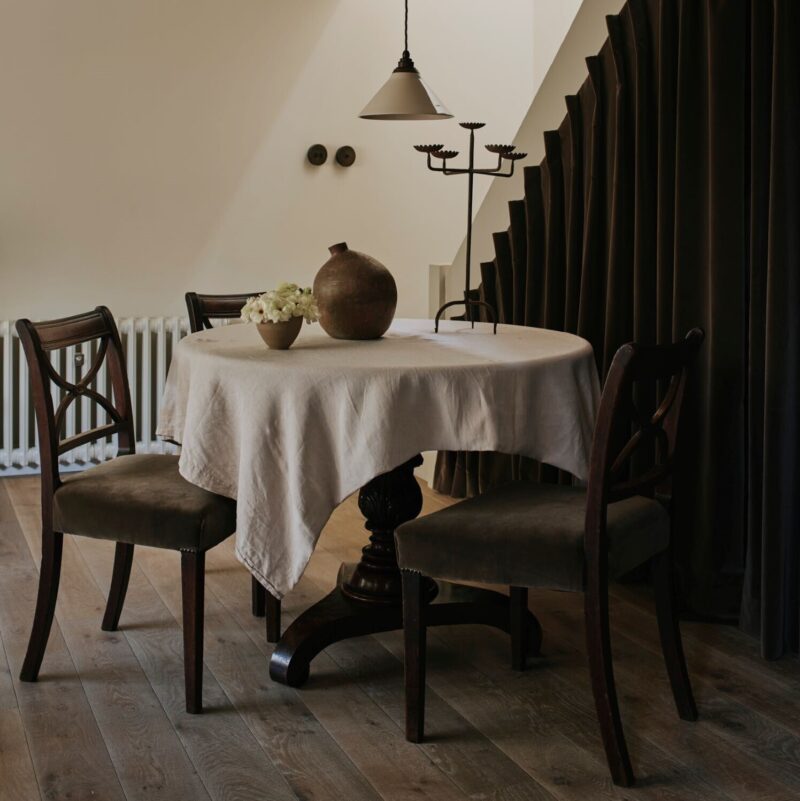 BUTE natural grade CH dining