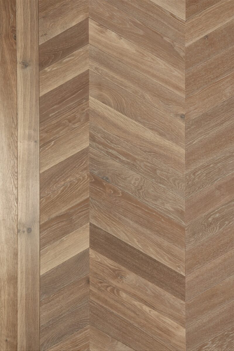 Oak strata glen chevron with double border